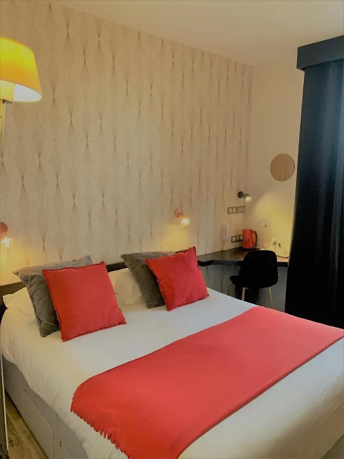 Hotel De Bretagne Dol Centre Ville - Hotel Et Restaurant Dol-de-Bretagne