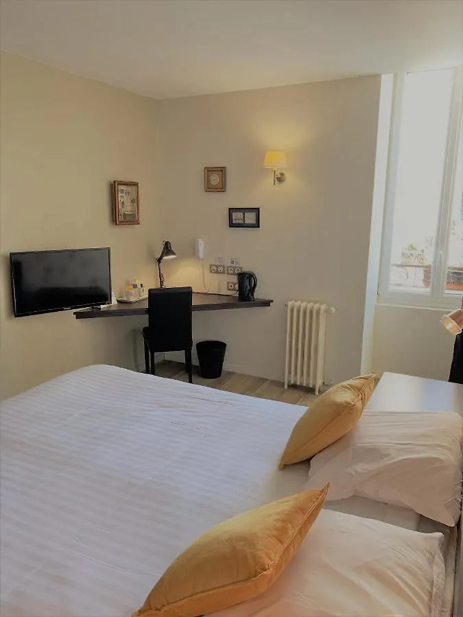 Hotel De Bretagne Dol Centre Ville - Hotel Et Restaurant Dol-de-Bretagne