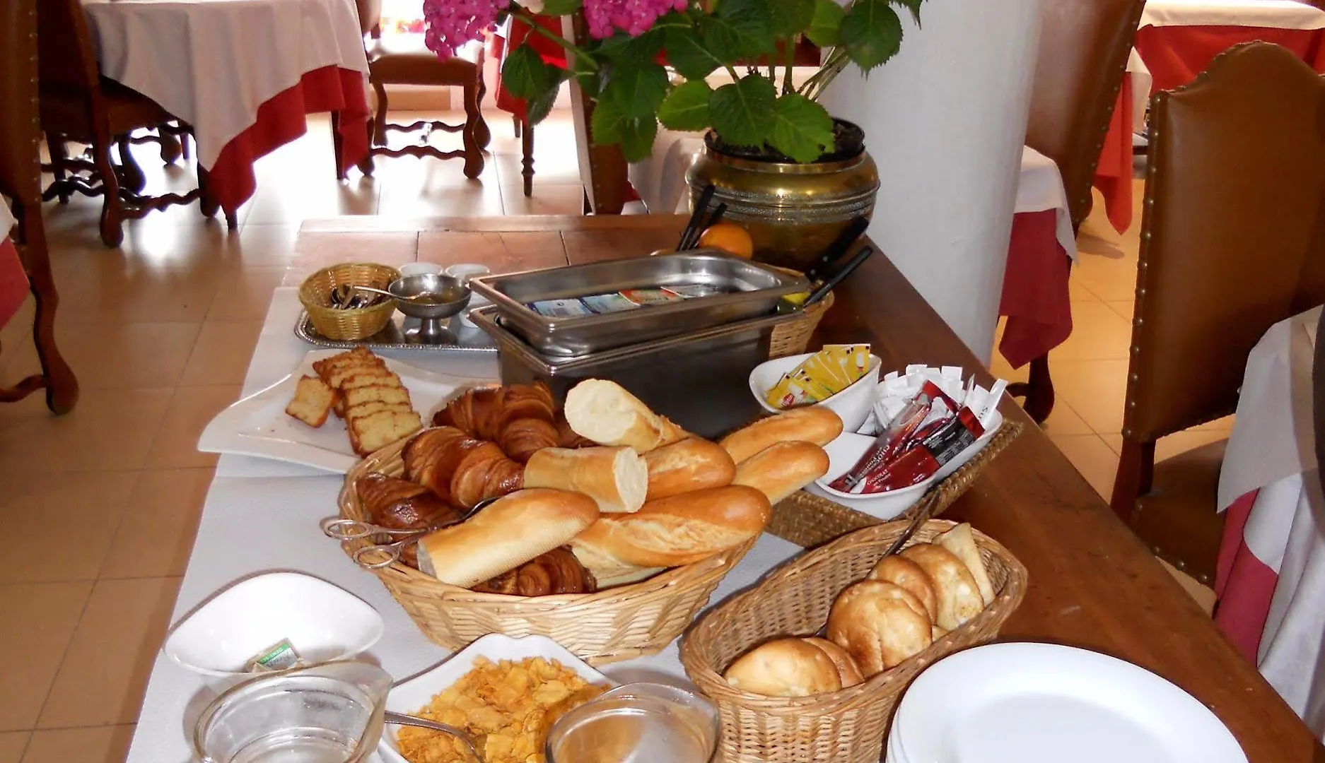 Hotel De Bretagne Dol Centre Ville - Hotel Et Restaurant Dol-de-Bretagne Frankrig