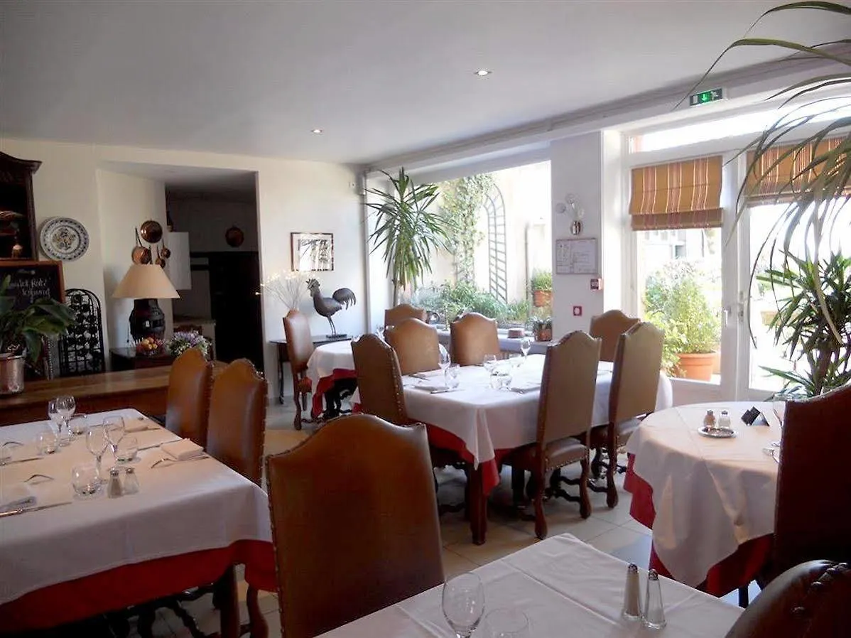 Hotel De Bretagne Dol Centre Ville - Hotel Et Restaurant Dol-de-Bretagne