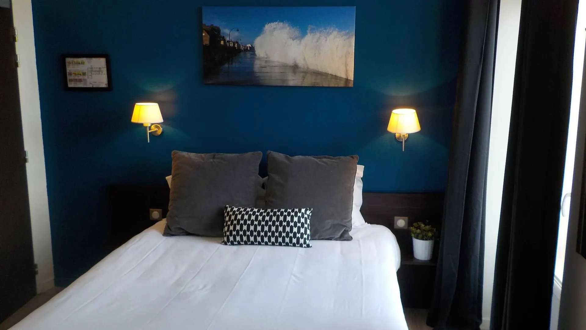 Hotel De Bretagne Dol Centre Ville - Hotel Et Restaurant Dol-de-Bretagne